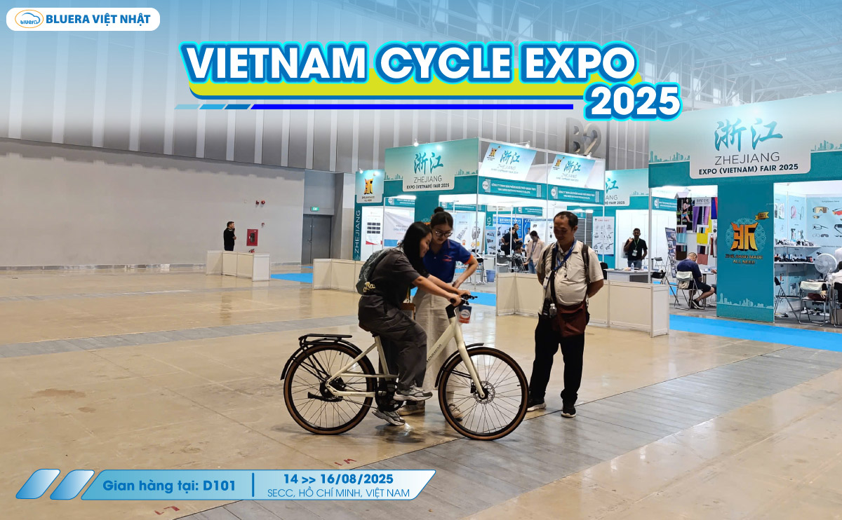 Khách hàng trải nghiệm xe điện trợ lực Bluera Việt Nhật tại Vietnam Cycle Expo 2025.