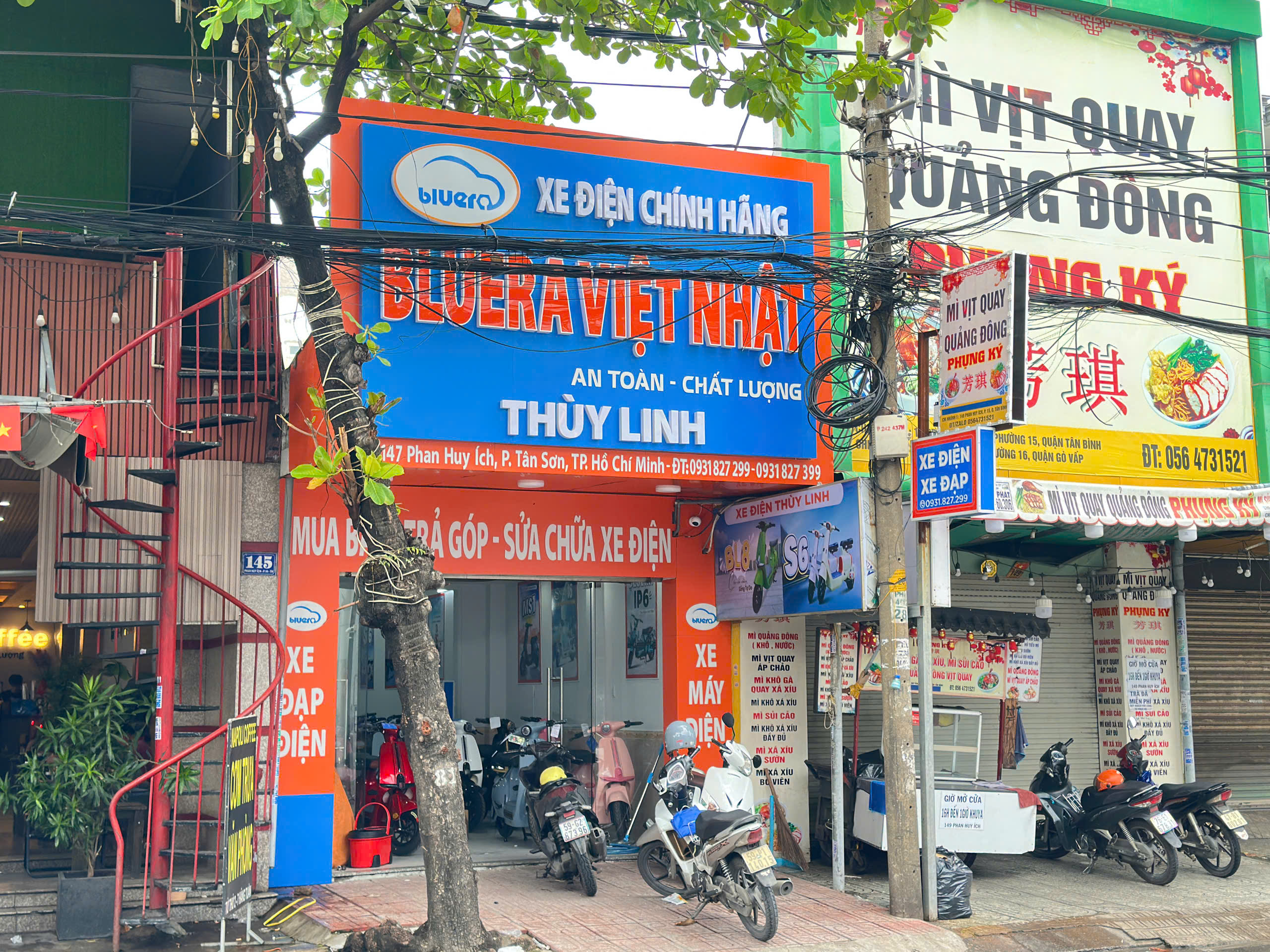 Khai trương cửa hàng xe điện 3