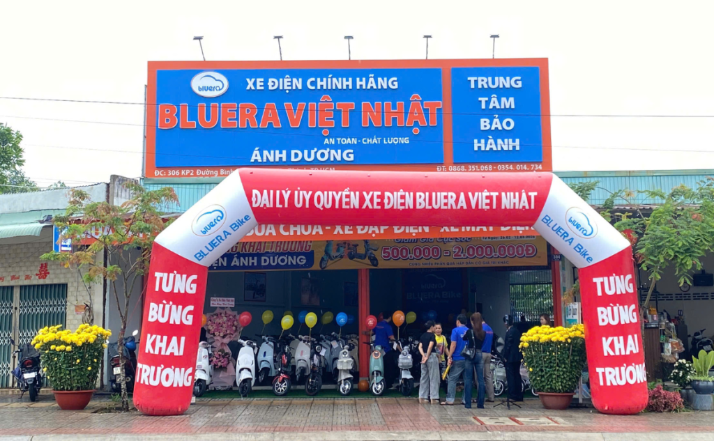 chinh thuc khai truong cua hang xe dien bluera viet nhat anh duong tai tp ho chi minh 1