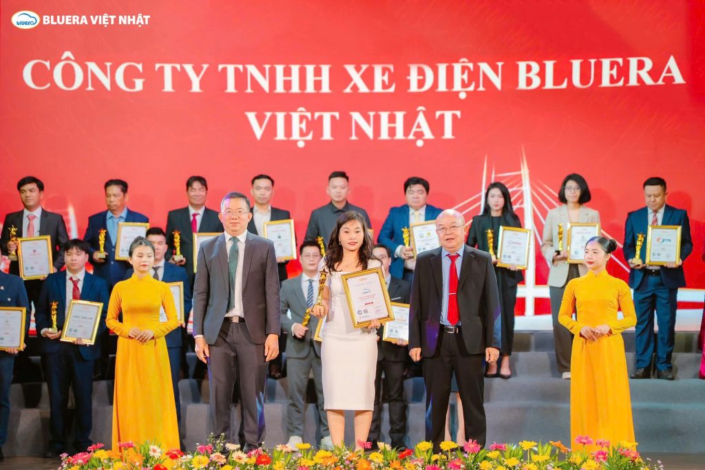 BLUERA VIỆT NHẬT – KHẲNG ĐỊNH VỊ THẾ XE ĐIỆN VIỆT TẠI SỰ KIỆN QUỐC GIA "THƯƠNG HIỆU DẪN ĐẦU VIỆT NAM 2026" 10 Bluera Việt Nhật là top 10 Thương hiệu dẫn đầu Việt Nam 2026
