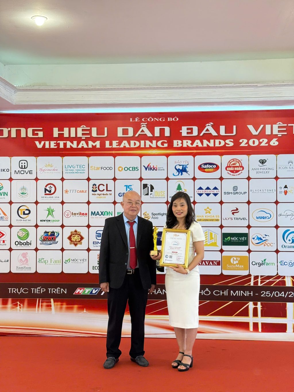 Bluera Việt Nhật là top 10 Thương hiệu dẫn đầu Việt Nam 2026